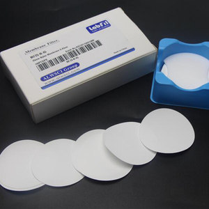 ALWSCIラボは、HPLCサンプル調製用に47mm 0.22μmミクロンNYメンブレンフィルターを使用しています。1パック100枚入りです。 - Product Image 3