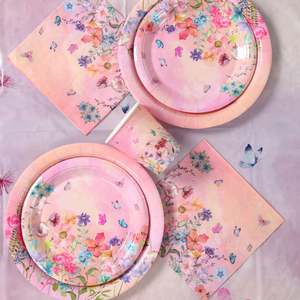 Ensembles <span class=keywords><strong>de</strong></span> vaisselle jetable personnalisée à fleurs florales pour fêtes Assiettes en <span class=keywords><strong>papier</strong></span> Tasses à serviettes Thème princesse rose Ensembles d'assiettes pour fêtes d'<span class=keywords><strong>anniversaire</strong></span> - Product Image 1