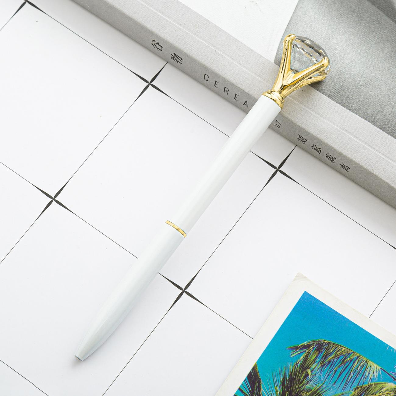 Blanc (accessoires dorés)