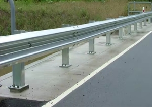 Autoroute en <span class=keywords><strong>acier</strong></span> <span class=keywords><strong>galvanisé</strong></span> à chaud à faible coût w système de poutre garde-corps en métal pour l'afrique du sud - Product Image 3