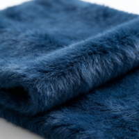 Großhandel 100% Polyester Plüsch-Kaninchenfell Kunstfell-Stoff Plüsch-Lammfell Einseitig Nerz-Kunstfell-Stoff Direkt gefärbt und bedruckt