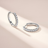 Boucles d'oreilles créoles Adodo Factory en argent sterling 925 plaqué or 18 carats, serties de moissanite haute qualité à griffes, bijoux fins