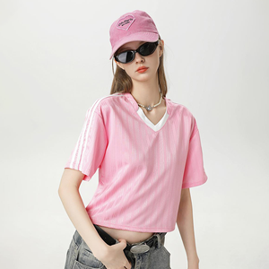 OEM ODM Wholesale Custom New Arrival <b>Y2K</b> Cropped Soccer Jersey Women's Burgundy Striped V Neck Short Sleeve Crop <b>Top</b> Wholesale - Product Image 4