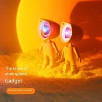 Vente en gros Mini arc-en-ciel Projection Lampe Atmosphère Photographie Led Veilleuse Astronaute Robot Coucher de Soleil Projecteur de Lumière