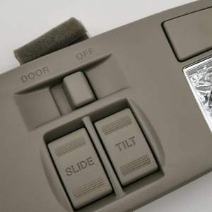 GJ6R-69-970โดมไฟหลังคาเพดาน Gj6R-69-970สำหรับ MAZDA 6 2010 MAZDA 5 CX-7 OEM - Product Image 4