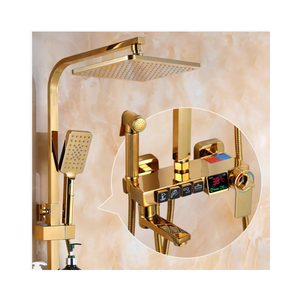 Ensemble de robinetterie de douche murale LED pour hôtel, finition noir mat doré, thermostatique, entièrement encastré - Product Image 1