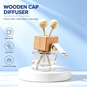 Navulbare autoluchtverfrisser glazen fles met houten deksel en ventilatieklem, rotanstokjes voor auto aroma parfum verpakking - Product Image 1