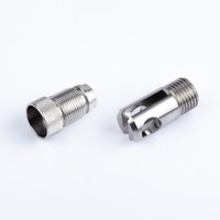 Service de prototypage rapide sur mesure par usinage CNC pour pièces en aluminium et acier inoxydable, incluant les techniques d'électroérosion à fil et de brochage