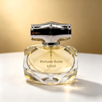 Flacon de parfum élégant à vaporisation fine 30ml 50ml, taille personnalisée, design carré transparent, pulvérisateur à pompe, capuchon argenté, boîte de 100 pièces