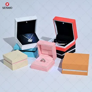 Venda quente de luxo LED iluminado anel jóias colar presente embalagem pingente caixa de jóias logotipo personalizado