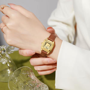 Reloj de mujer de placa cuadrada pequeña compacto y exquisito a la moda, nuevo reloj de cinturón retro ligero de lujo, reloj de cuarzo para mujer - Product Image 3