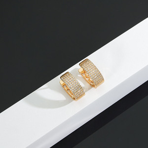Modernos Pendientes de Aro Chapados en Oro de 18K para Mujer, Lujosos Pendientes Huggie con Micro Circonitas Cúbicas en Forma de Ola Zig <span class=keywords><strong>Zag</strong></span>, Joyería al por Mayor - Product Image 2