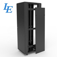Armoire de serveur sur pied LE 19 pouces 18U-47U pour centre de données réseau en acier laminé à froid SPCC IEC297-2 IP20 avec revêtement en poudre