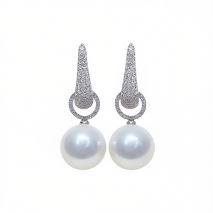 Orecchini Pendenti E4372 in Oro con Perla Coltivata AAA Rotonda Bianca, Gioielli di Lusso da Donna per Matrimonio con Incastonatura Pavé - Product Image 1