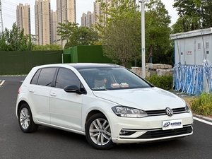 รถยนต์มือสอง Volkswagen Golf Compact Hatchback ปี 2024 ลดราคาพิเศษ เครื่องยนต์ <span class=keywords><strong>1</strong></span>.4 ลิตร ประหยัดน้ำมัน เหมาะสำหรับการเดินทางในเมือง พวงมาลัยซ้าย เบาะ<span class=keywords><strong>หนัง</strong></span>สีเข้ม ล้อแม็ก R16 - Product Image 3