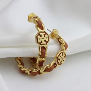 Orecchini in Pelle Dorata Stile Retrò Europeo e Americano, <span class=keywords><strong>Gioielli</strong></span> TB di Lusso con Texture Raffinata per Donna - Product Image 5