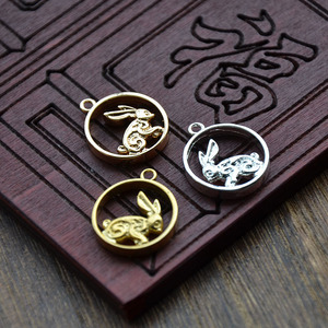 Pendentif Lapin du Zodiaque 18mm en Cuivre Inaltérable pour Création de Bijoux DIY - Product Image 2