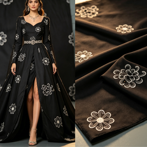 Tissu en Chiffon Satiné <span class=keywords><strong>Noir</strong></span> Mat, Broderie Florale à Pois Blancs Contrastants, Tissu Plissé Anti-Plis et Fluide pour Abaya Musulmane - Product Image 1