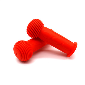 Poignées de guidon en caoutchouc Bai Yanchen 110 mm pour vélos, tricycles et trottinettes pour enfants - Product Image 1