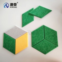 Tranches de panneau acoustique insonorisant en feutre de forme de triangle de feuille de saule de diamant collées sur le mur épissé à volonté