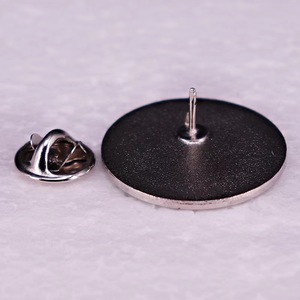 Nouvel Arrivage : Broches de revers en métal émaillé (dur et souple) en forme de figurines de briquet rondes et badges à lettres de dessin animé, articles de collection pour vêtements, vente en gros - Product Image 4