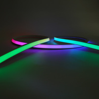 Bande lumineuse LED en silicone à illusions colorées 24V 16-16 avec bords, dimmable, étanche IP68, couleur personnalisée, contrôle tactile via application, CRI90