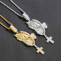BESDZ0515 Collier en laiton avec pendentif croix hip-hop européen et américain, mains jointes en prière, chaîne en corde rétro à la mode