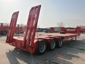 Remolque de plataforma baja de 80 toneladas de alta resistencia con rampas hidráulicas plegables para el transporte de maquinaria de construcción - Product Image 5