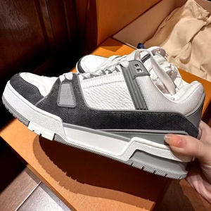 รองเท้าดีไซน์เนอร์นุ่มสบาย ปี 2026 รองเท้าลำลองระบายอากาศได้ดี หรูหรา ทันสมัย ดีไซน์สปอร์ตใหม่ รองเท้าผ้าใบสไตล์เดิน - Product Image 4