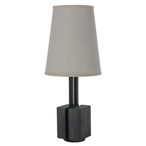 Lámpara de Mesa de Metal Roja con 2 Tomas de Corriente en la Base para Decoración del Hogar, Dormitorio, Vestíbulo de Hotel, Habitación de Hotel - Product Image 5