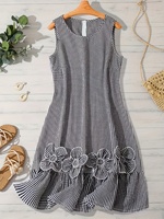 Robe sans manches à carreaux noirs et blancs pour femmes, nouvelle robe midi en polyester à volants et appliques florales, coupe trapèze