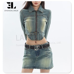 LARSUR Custom Denim Factory Mujeres Distress Dos piezas Y2k Short Denim <span class=keywords><strong>Cargo</strong></span> Mini Falda Set Micro Mini Jean Falda y Crop Top Set - Product Image 3
