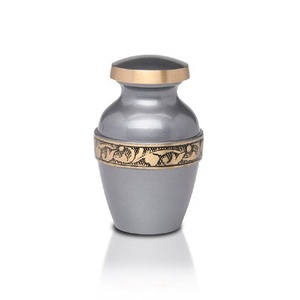KHAN EXIMPO Urnas Funerarias Elegantes de Aluminio Gris Estilo Americano Vintage, Impermeables, Venta al Por Mayor - Product Image 3