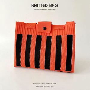 Sac fourre-tout tricoté à rayures, polyvalent, à porter à l'épaule ou sous le bras, grande capacité, pour femme - Product Image 6