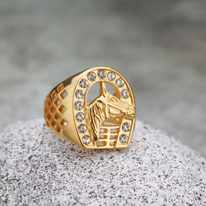 Anillo de Hip Hop con Cabeza de Caballo Redonda Geométrica Dorada, con Engaste de Pavé de Diamantes y Diseño de Animal Hueco Fundido, para Joyería de Fiesta - Product Image 1