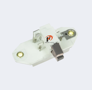 NOUVEAU Régulateur de tension d'<span class=keywords><strong>alternateur</strong></span> 12V 11125019 11125054 11125055 11125056 11125065 AER1401 AER1406 pour <span class=keywords><strong>ISKRA</strong></span> - Product Image 1