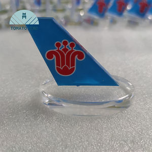 Panneaux acryliques personnalisés de haute qualité imprimés en UV pour les célébrations, directement de l'usine pour les présentoirs de centres commerciaux - Product Image 1