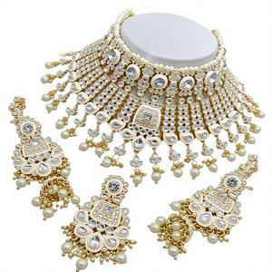 Conjunto de Collar y Aretes de Perlas Kundan Chapados en Oro, Estilo Étnico Tradicional Indio de Alta Calidad, para Mujeres y Niñas, Ideal para Bodas y Fiestas - Product Image 1