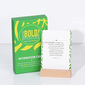 Jeu de cartes d'affirmations de phrases d'amour de soi avec impression personnalisée et support en bois - Product Image 4