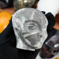 Vente en gros de crânes d'extraterrestres en cristal de haute qualité sculptés à la main pour la décoration de la maison