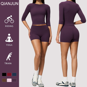 Conjunto de <span class=keywords><strong>Yoga</strong></span> de Secado Rápido para Mujer con Logotipo Personalizado, Top Deportivo de Manga Corta, Ropa de Gimnasio, Pantalones Cortos de <span class=keywords><strong>Yoga</strong></span> de Cintura Alta con Efecto Levanta Glúteos - Product Image 1