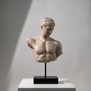 ヨーロッパのフランスのヴィンテージ樹脂置物-リビングルームと入り口のディスプレイのための古典的なキャラクターの彫刻 - Product Image 2