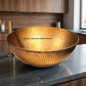 Lavabo de Latón Delicate Metals DS-205, Acabado Martillado en Latón Antiguo, Lavabo Tipo Vaso para Baños de Lujo - Product Image 1