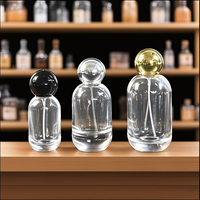 Botol Parfum Kaca Silinder Bening dengan Logo Kustom Grosir, Ukiran Matte, Dilengkapi Pompa Semprot, Kemasan Kosmetik Mewah untuk Wewangian
