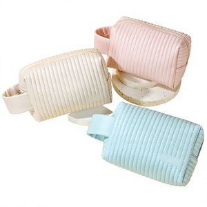 Sac de maquillage en cuir PU à imprimé léopard, résistant à l'eau, de capacité moyenne, avec fermeture à glissière, poignée souple, étui de rangement pour cosmétiques, trousse de voyage - Product Image 1