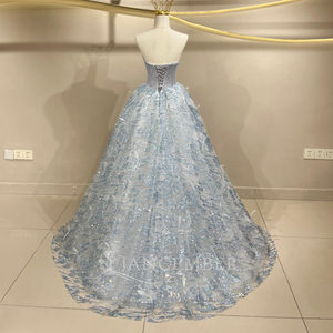 JFH97 Vestidos formales de noche con corte en A, con plumas azules y grises, cristales y diseño único de corazón. - Product Image 2
