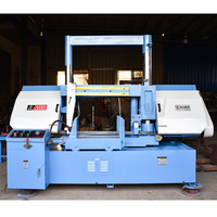 Scie à ruban à double colonne GT4250X 5,5 kW, serrage hydraulique, facile à utiliser, 69 m/min, scie à ruban à table coulissante pour la découpe des métaux