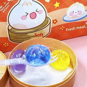 Nouvel Ornement Créatif Populaire et Mignon : Figurine Interactif Anti-stress en Gel Souple Transcouleur, Modèle Cage à Oiseaux, à Presser - Product Image 1