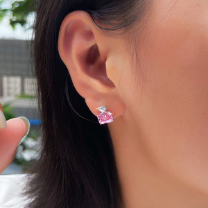Boucles d'oreilles clous en argent sterling avec zircone rose scintillante en forme <span class=keywords><strong>de</strong></span> flacon <span class=keywords><strong>de</strong></span> <span class=keywords><strong>parfum</strong></span> pour femmes et jeunes filles - Bijoux cadeaux pour mariages et fêtes nuptiales - Product Image 2