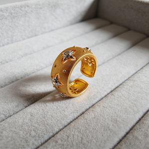 แหวนหมั้นเพชรเพาะเลี้ยงในห้องปฏิบัติการเคลือบทองคำแท้ 10K/14K แบบเรียงวง โรแมนติก สำหรับทุกเพศ เหมาะสำหรับงานฉลองครบรอบ - Product Image 2